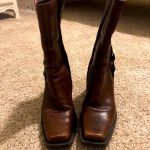 Mia boots size 6.5. Brown leather in perfect condition